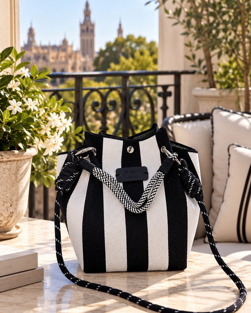 Bolso balde Biarritz — bodegón en la terraza con la Giralda al fondo