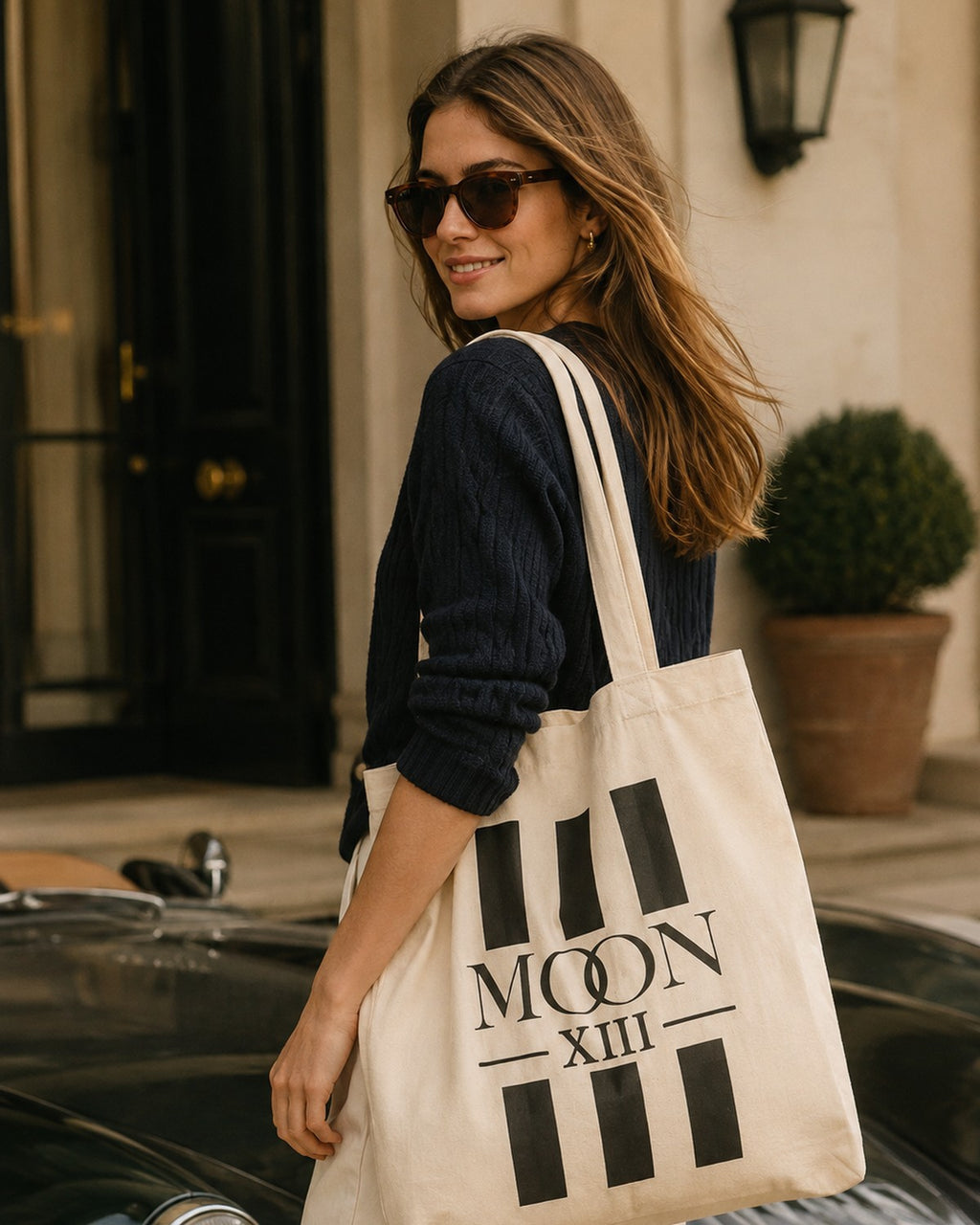 Tote bag Moon XIII rayas — modelo, espalda