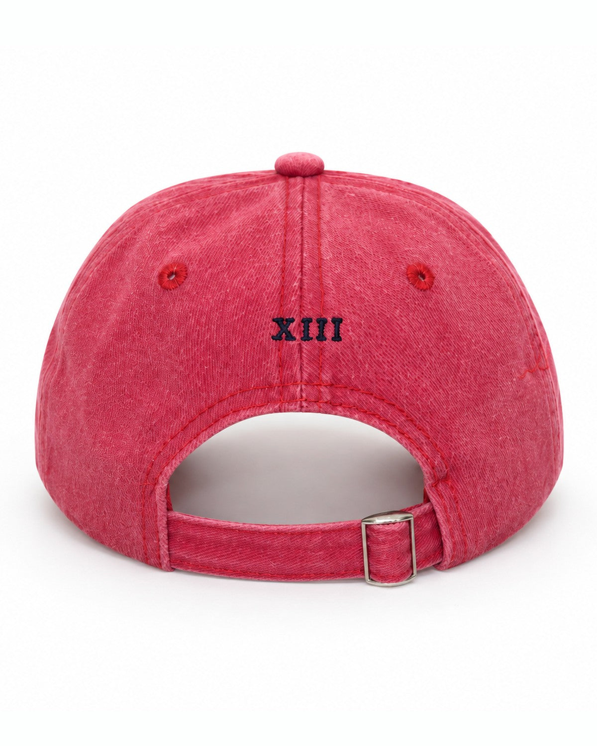 Gorra Hamptons Raspberry — trasera con numeral XIII y hebilla